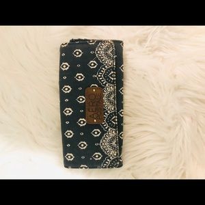 Aeropostale wristlet